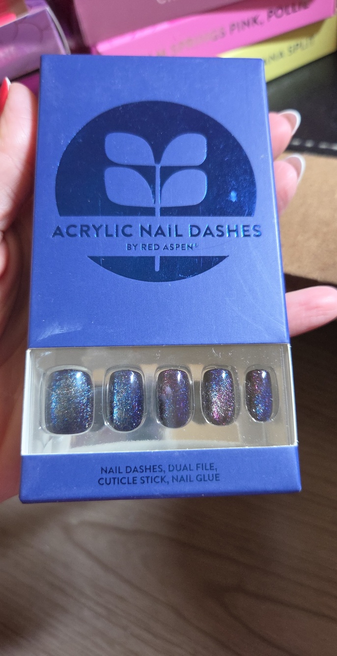 Acrylic Nail Dashes by Red Aspen - Gleaming Genevieve